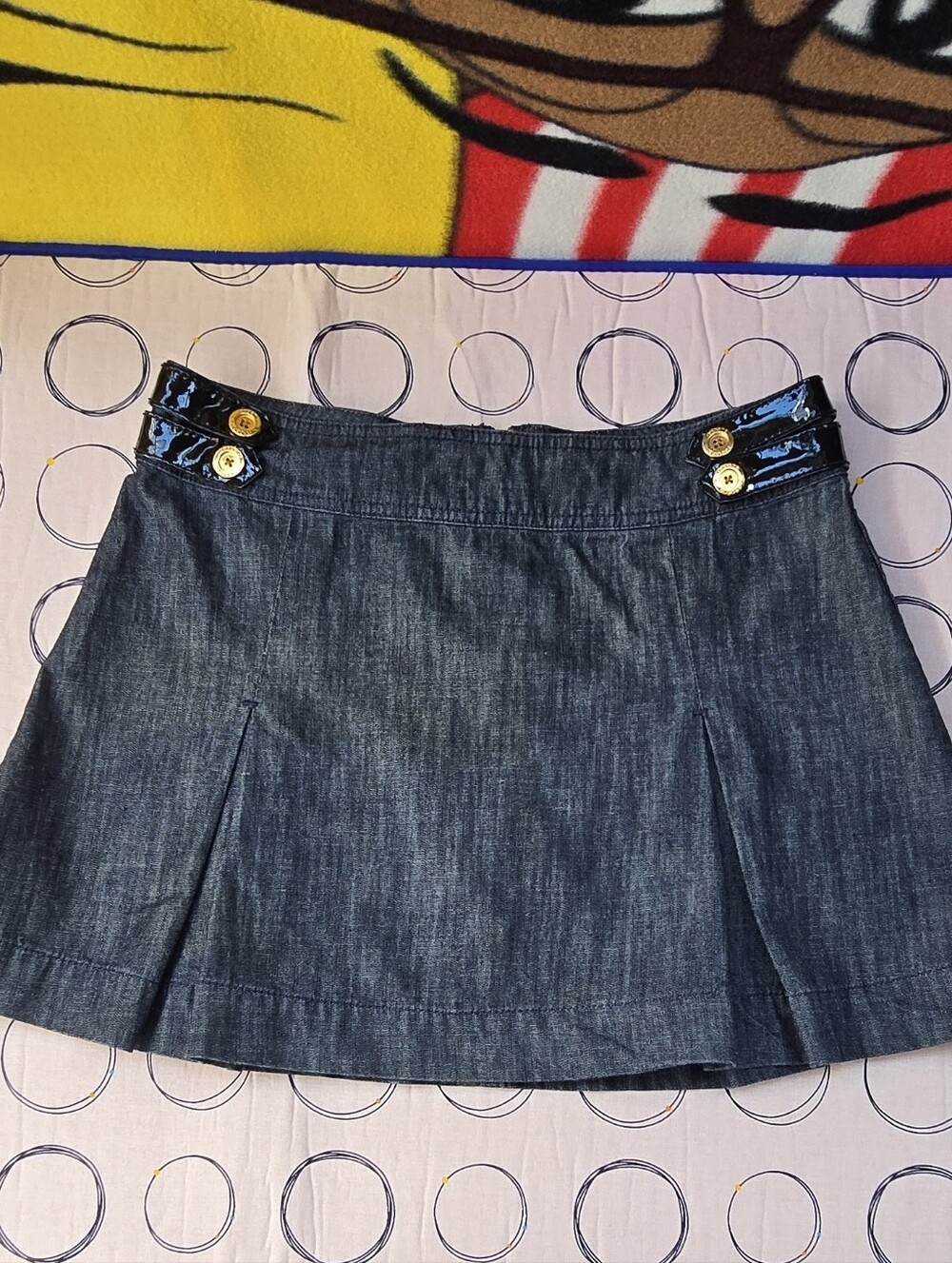 Arden B Dark Denim Mini Skirt with Gold Button Accents. Size 6